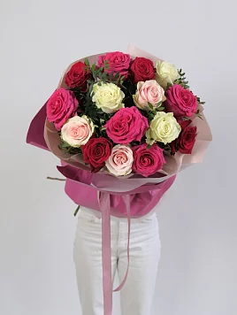 15 разноцветных роз Эквадор